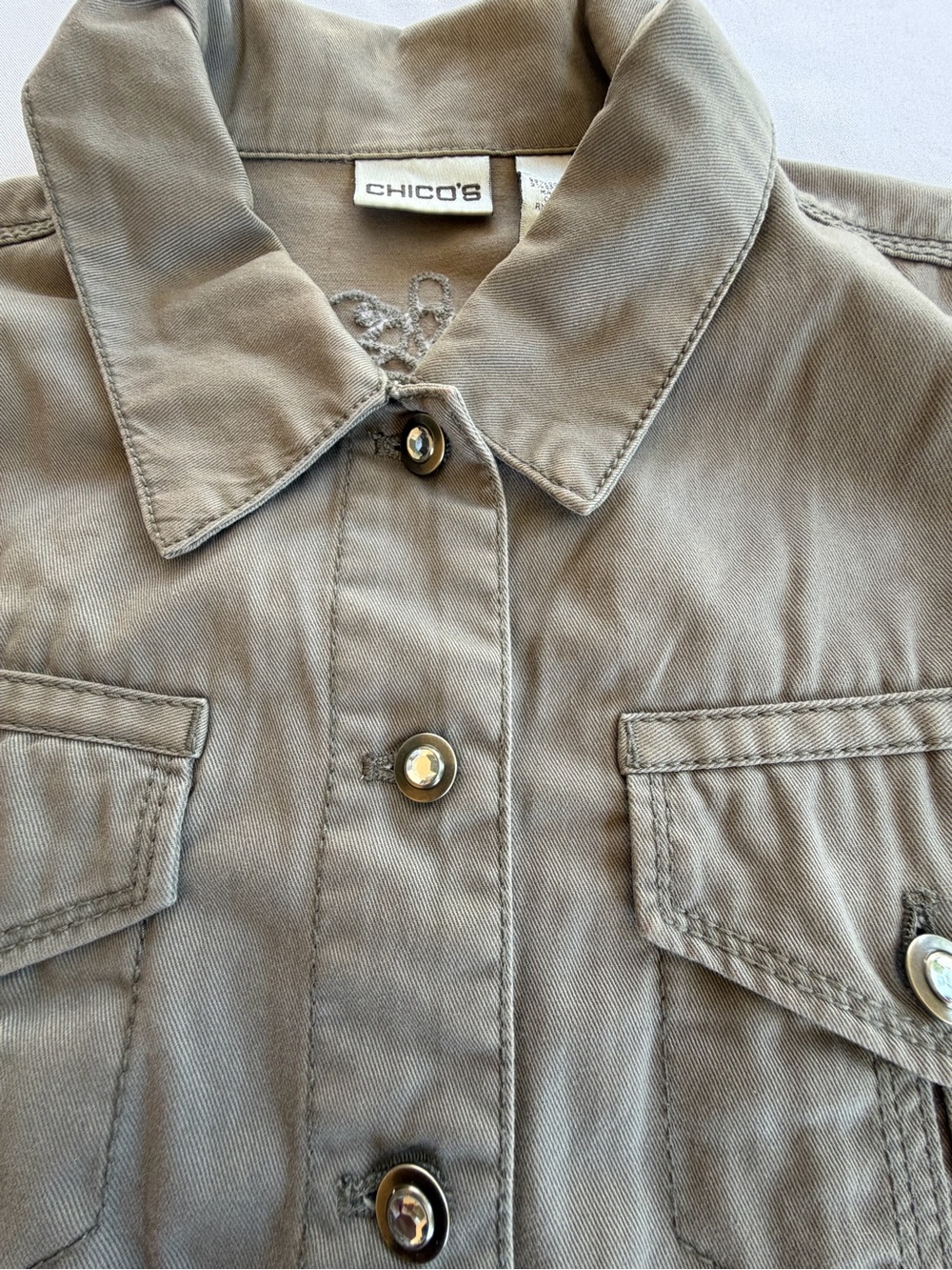 Chicos Size 1 Button Up Embellished Rhinestone Embroidered Khaki Green Jacket - Picture 9 of 12